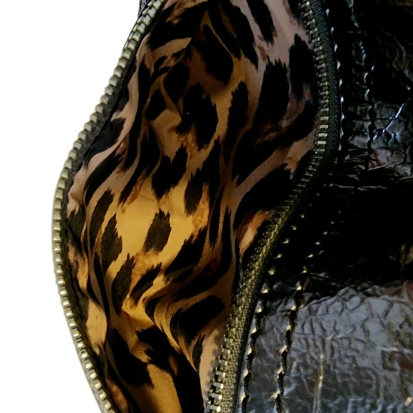 EUC Nine West clutch mid size clutch in silver with magnetic clasp like new - Picture 4 of 6